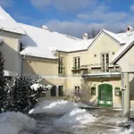 Theater- Und Koenigsleitn Gmbh 3*
