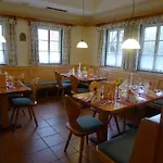 Theater- Und Königsleitn Gmbh 3*