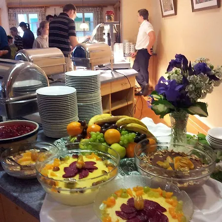 Theater- Und Koenigsleitn Gmbh 3*