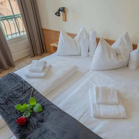 Hotel Theater- Und Koenigsleitn Gmbh