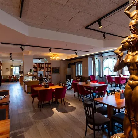 Theater- Und Koenigsleitn Gmbh Hotel Litschau