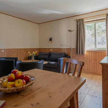 Theater- Und Koenigsleitn Gmbh