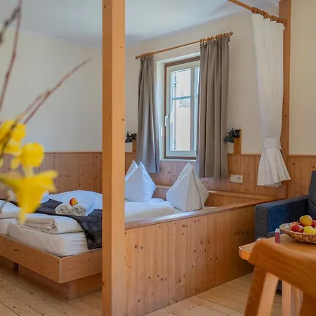 Hotel Theater- Und Koenigsleitn Gmbh 3*