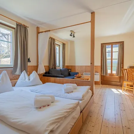 Hotel Theater- Und Koenigsleitn Gmbh 3*