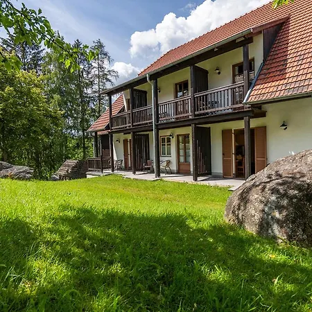 Theater- Und Koenigsleitn Gmbh