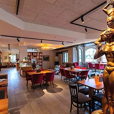 Hotel Theater- Und Koenigsleitn Gmbh
