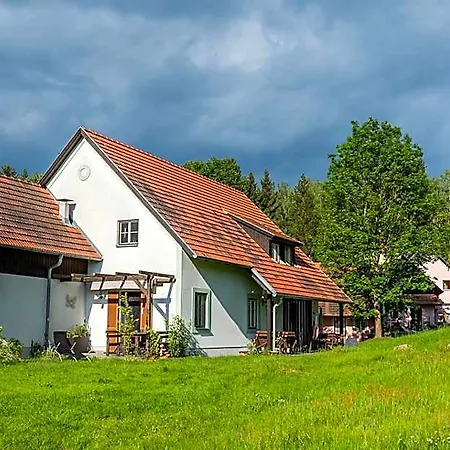 Theater- Und Koenigsleitn Gmbh Hotel