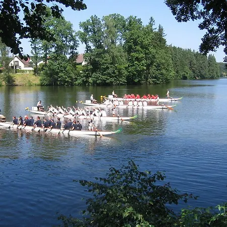 Theater- Und Koenigsleitn Gmbh