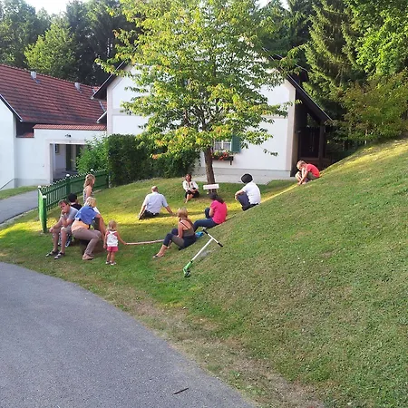 Theater- Und Koenigsleitn Gmbh Hotel