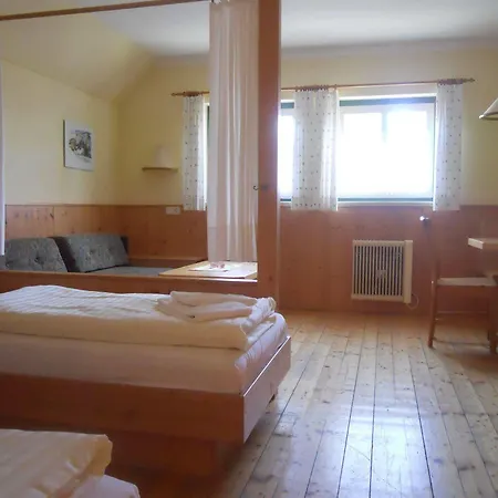 Hotel Theater- Und Koenigsleitn Gmbh 3*