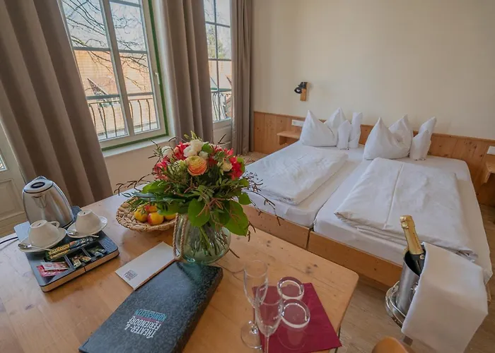 Theater- Und Koenigsleitn Gmbh Hotel 3*