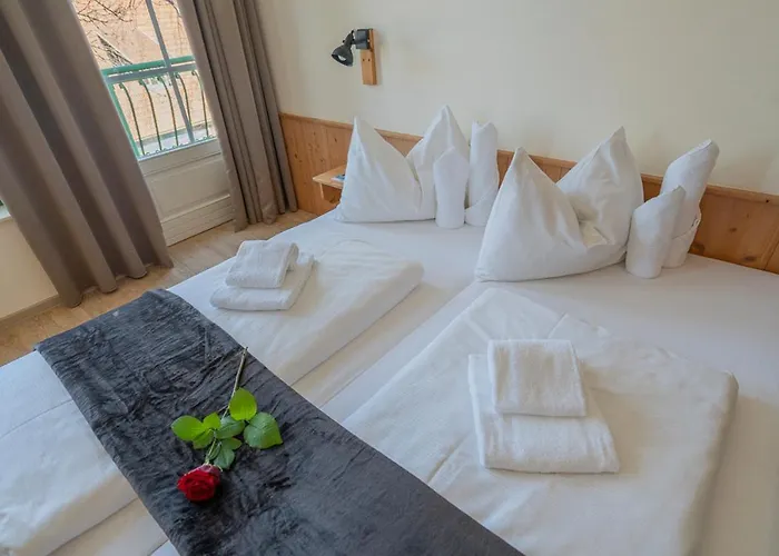 Hotel Theater- Und Koenigsleitn Gmbh