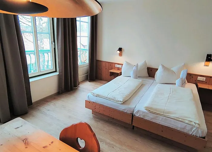 Theater- Und Koenigsleitn Gmbh 3* 利乔