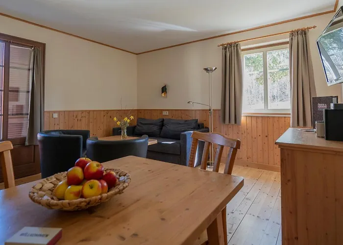 Theater- Und Koenigsleitn Gmbh