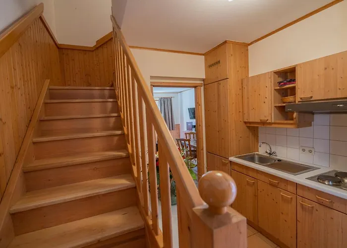 Theater- Und Koenigsleitn Gmbh