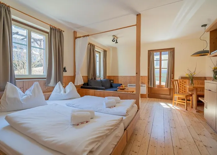 Hotel Theater- Und Koenigsleitn Gmbh 3*