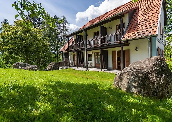 Theater- Und Koenigsleitn Gmbh