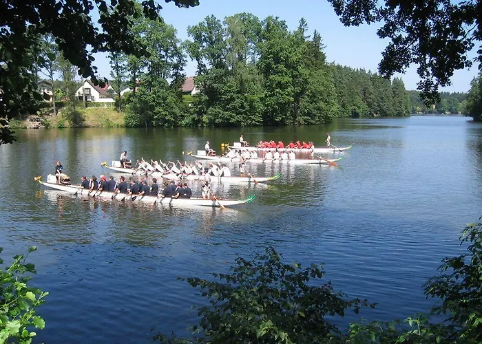 Theater- Und Koenigsleitn Gmbh