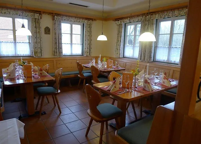 Theater- Und Koenigsleitn Gmbh 3*