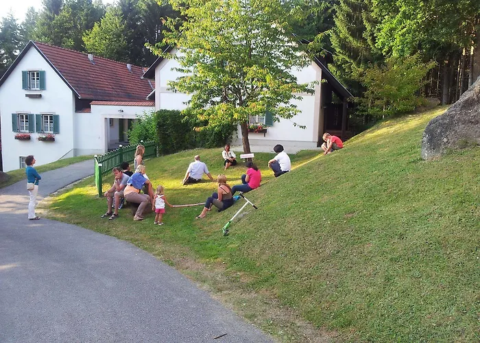 Theater- Und Koenigsleitn Gmbh Hotel