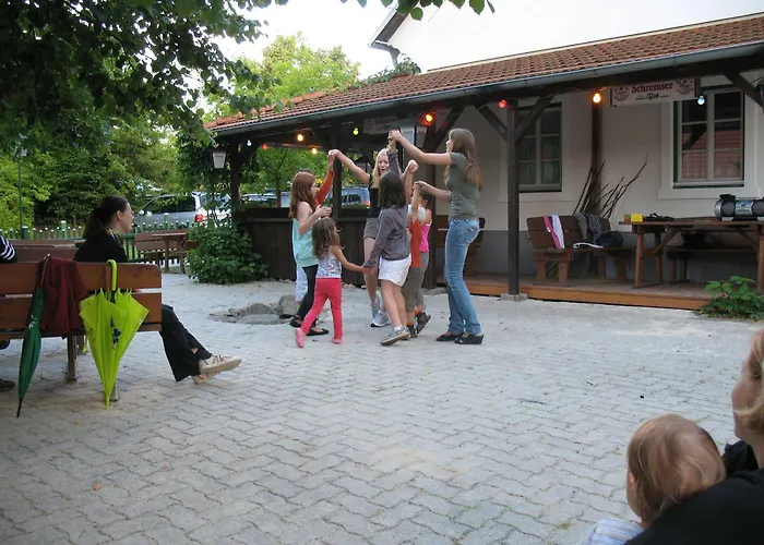 Theater- Und Koenigsleitn Gmbh Hotel 3*